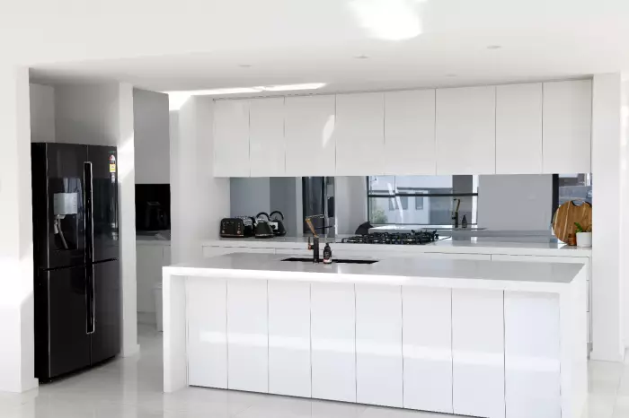 Modern Kitchen - Butlers pantry - Vanities