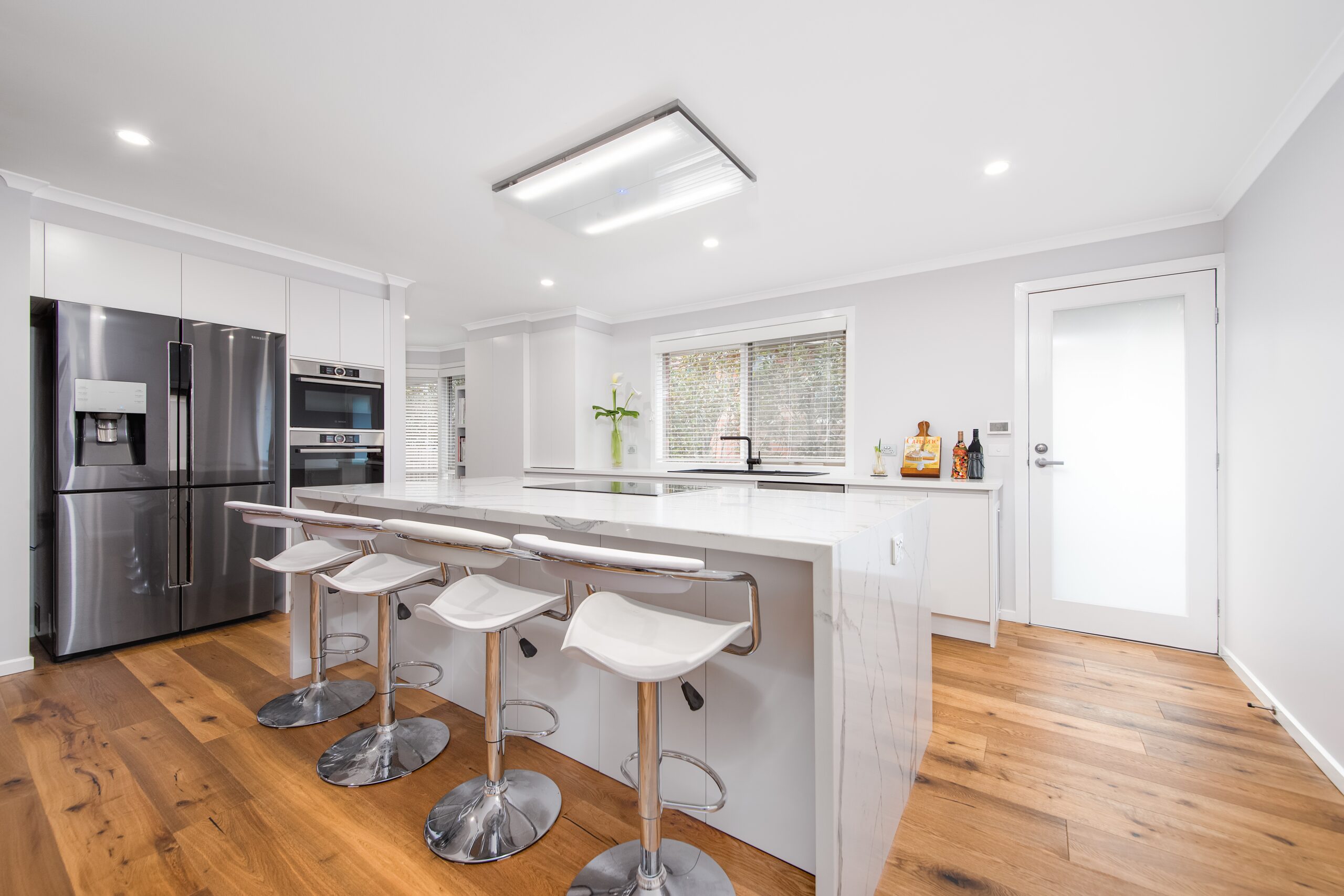 Custom Made Vs Flatpack Cabinets